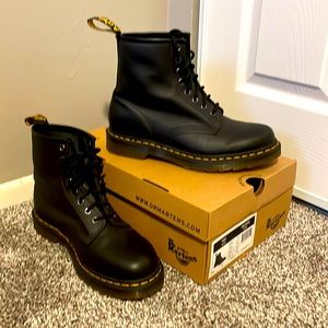Dr Marten, Nappa Black boots
